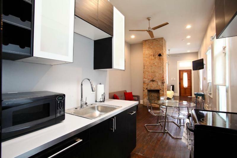 Modern Condo Blocks From Quarters New Orleans Bagian luar foto